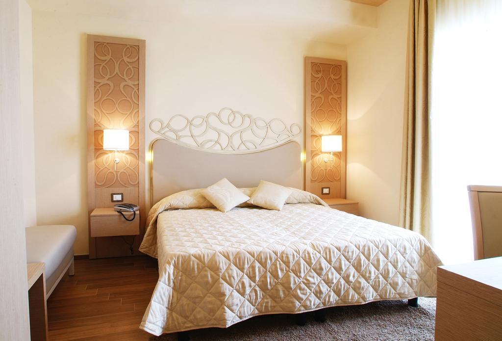 Hotel Duchessa Della Sila San Giovanni in Fiore Zimmer foto
